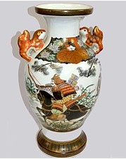 japanese kutani hand painted vase with samurai scene, Meiji era, 1880's