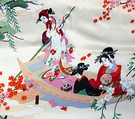 Japanese silk kimono creamy color: fabric details